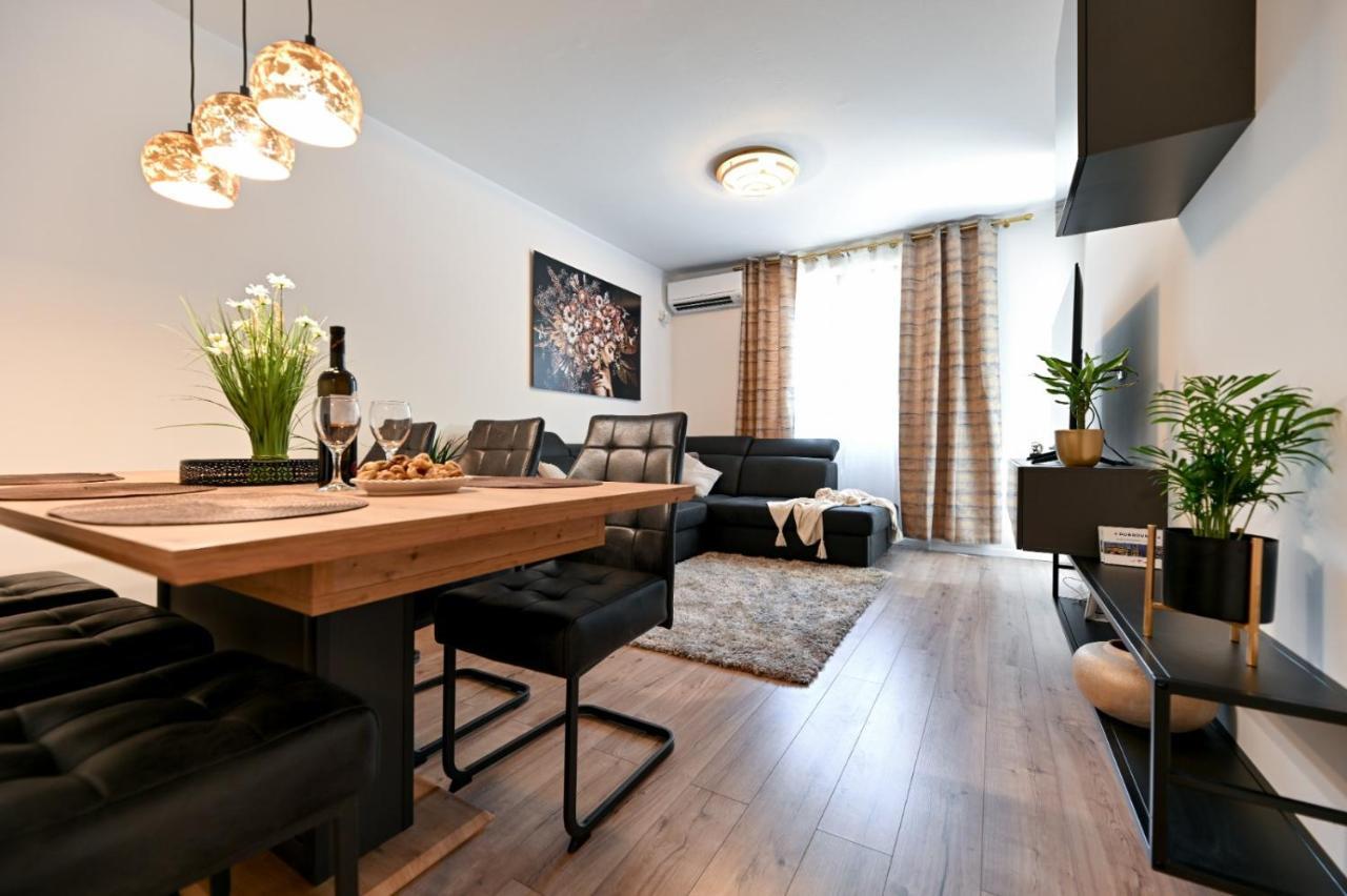 Newly Renovated Apartment Luce Zadar Exterior photo